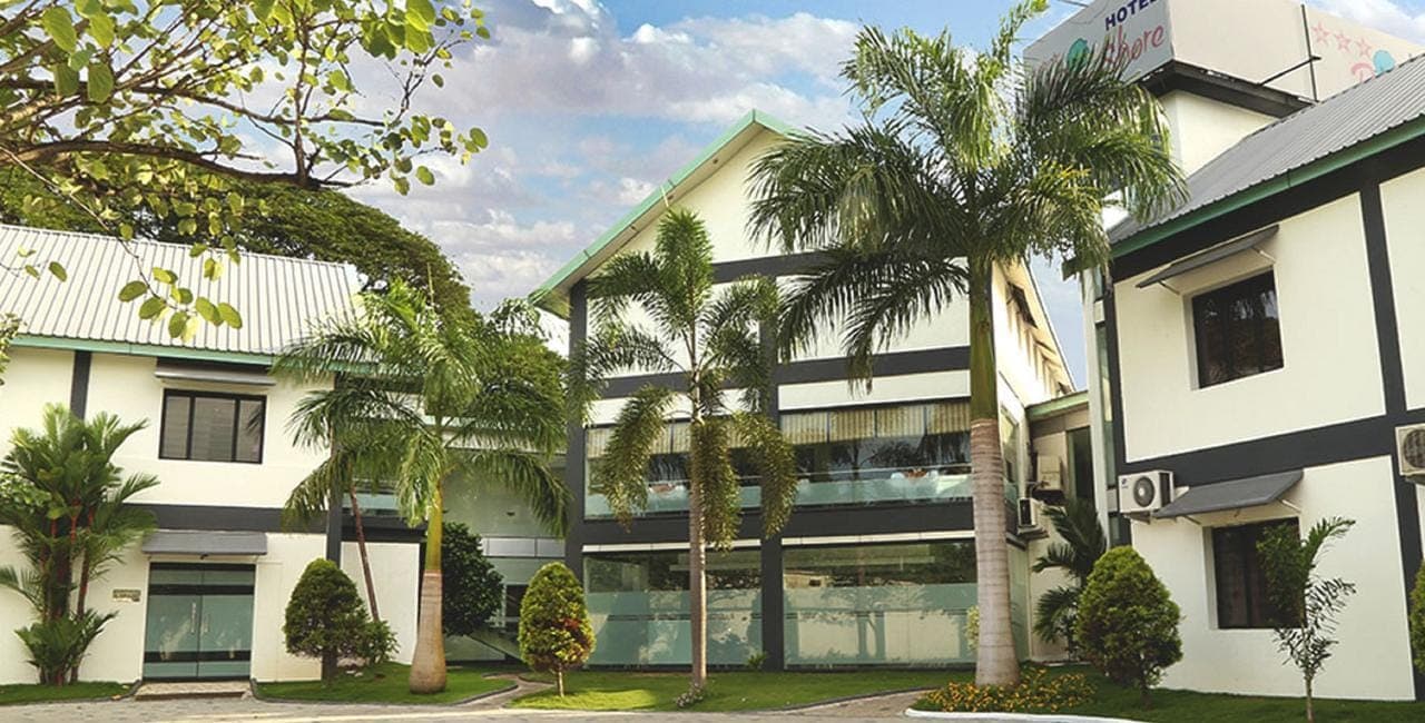 Landscaped Courtyard & Palms